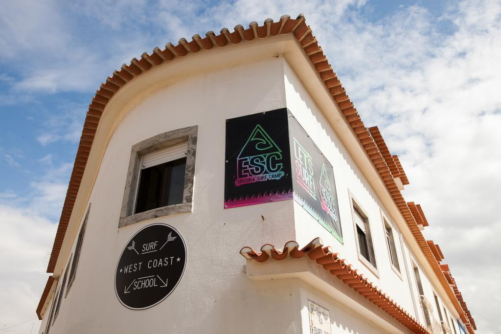 Ericeira Surf Camp Hostel ภายนอก รูปภาพ